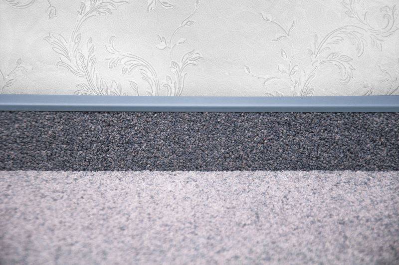 Плинтус для ковролина "Korner" Listwa графит (2500*13,8*50 мм) — купить в Астрахани